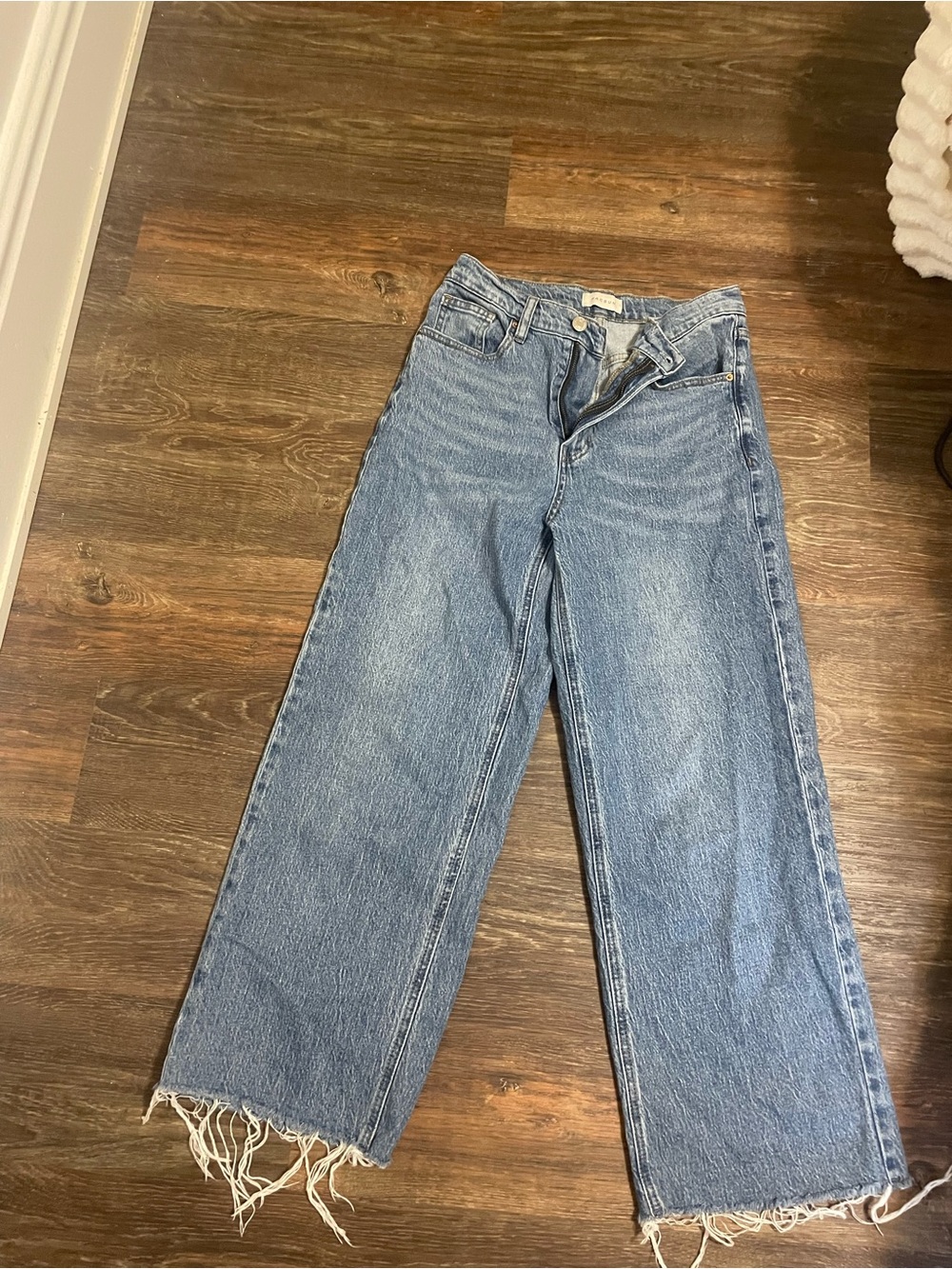 PacSun Women's Wide-Leg Frayed Hem Jeans in Light Blue